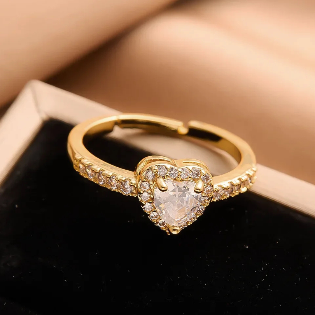 Anillo "UN CORAZÓN QUE BRILLA POR AMOR"