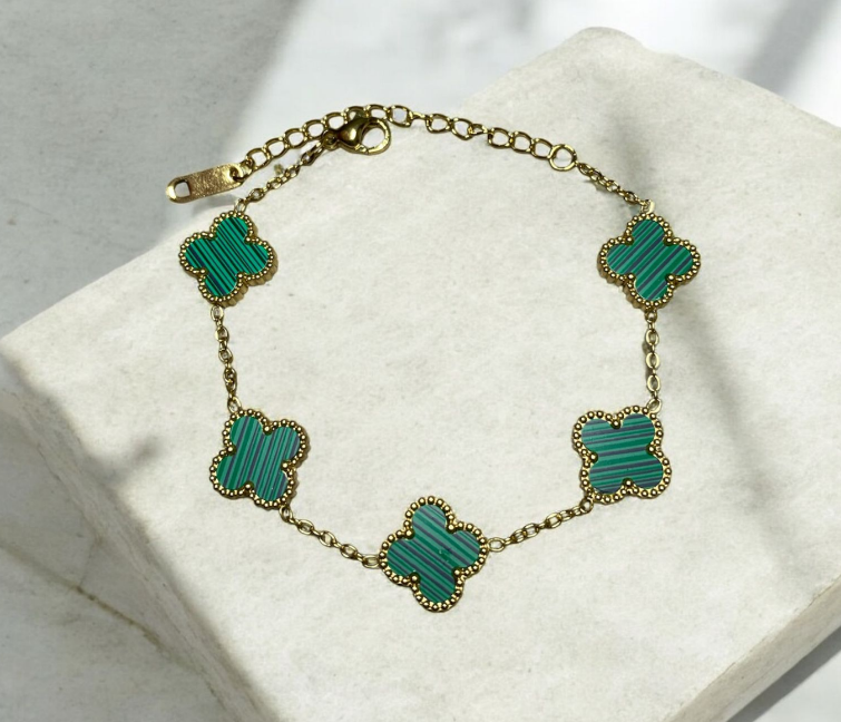 Pulsera de trebol verde inspirada en van cleef