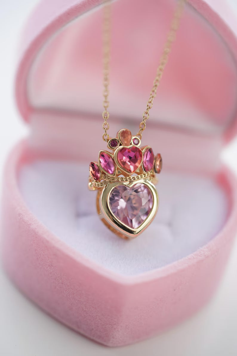 collar de princesa rosado