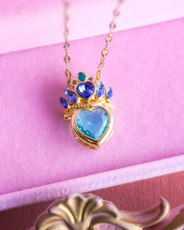 collar de princesa azul
