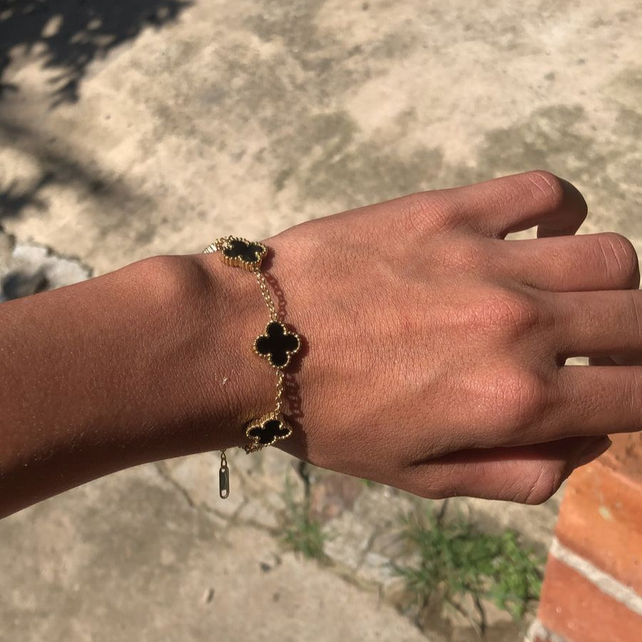 Pulsera de trebol negra inspirada en van cleef