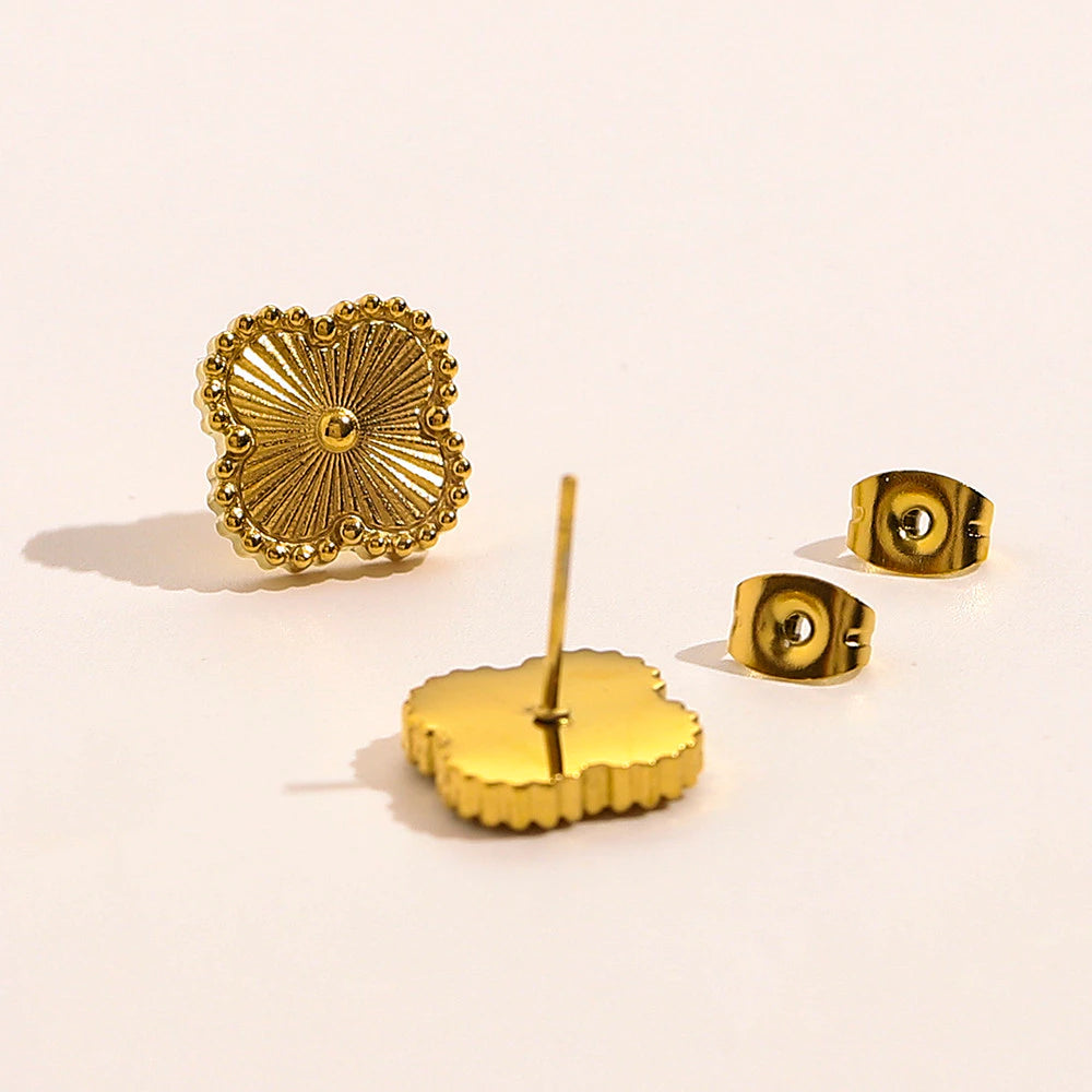 Aretes "EL AMULETO DE LA BUENA SUERTE" (Trébol en Acero)