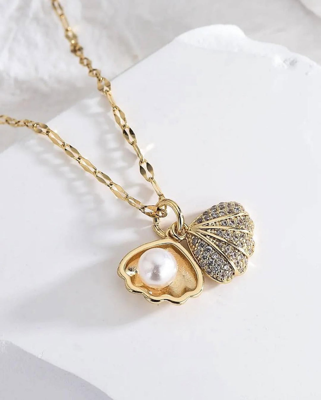 Collar concha de mar con perla