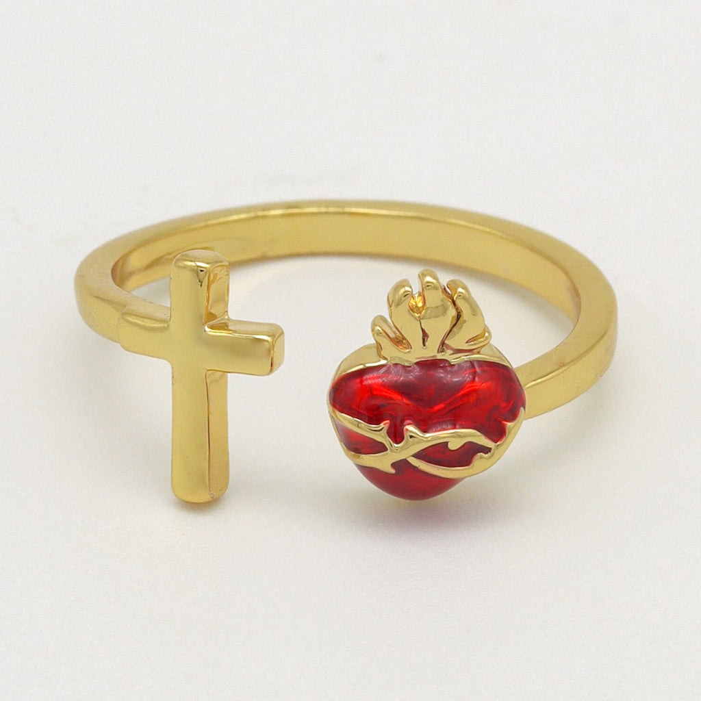 Anillo ajustable del Sagrado Corazón con Cruz, con acabado dorado y esmalte rojo.

