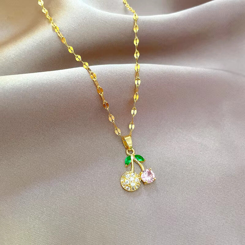 Collar "EL TOQUE MÁS DULCE Y ELEGANTE" (Collar con Dije de Cereza)